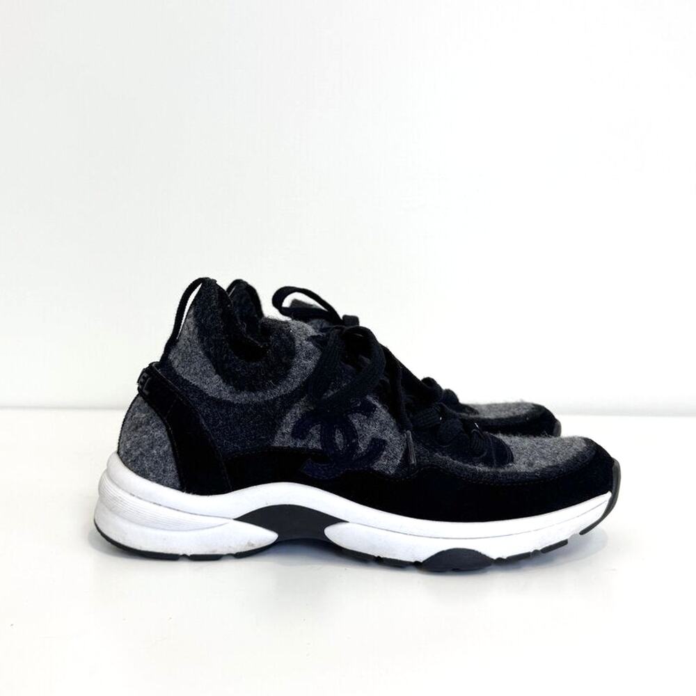 CHANEL Black Grey Knit Wool Fabric Suede CC Logo Sneakers 37 White Trainer Shoes